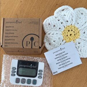 Pampered Chef White and Black Digital Timer
